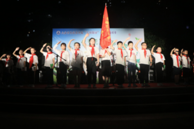 綠色之光 創(chuàng)意無限 劉園社區(qū)環(huán)保服裝大賽點(diǎn)亮市級三社聯(lián)動工程試點(diǎn)項(xiàng)目